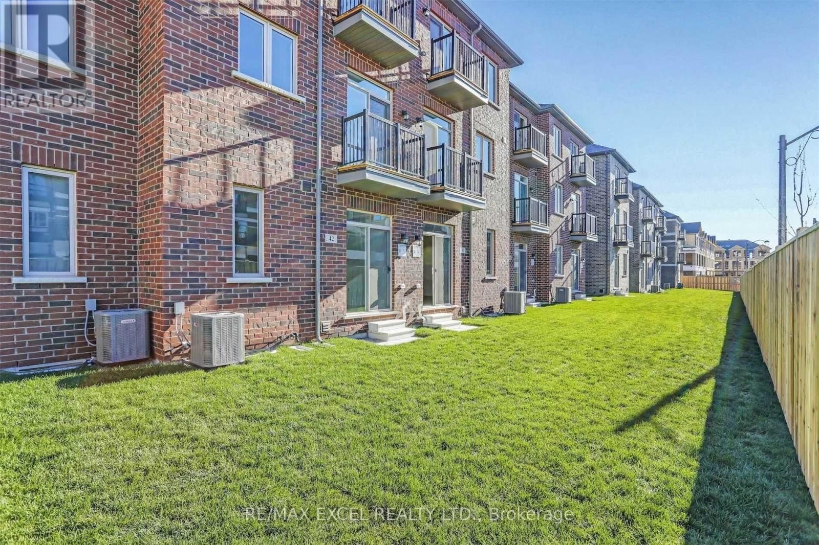 












40 SISSONS WAY

,
Markham (Cedar Grove),




Ontario
L6B0S1

