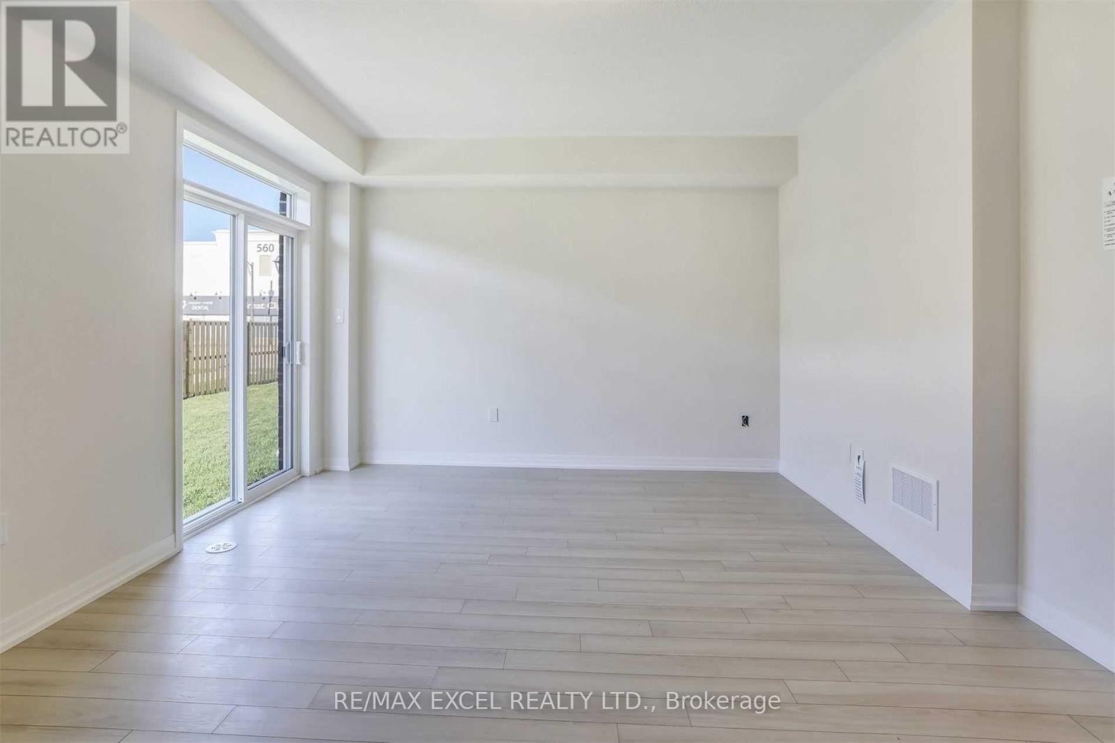 












40 SISSONS WAY

,
Markham (Cedar Grove),




Ontario
L6B0S1

