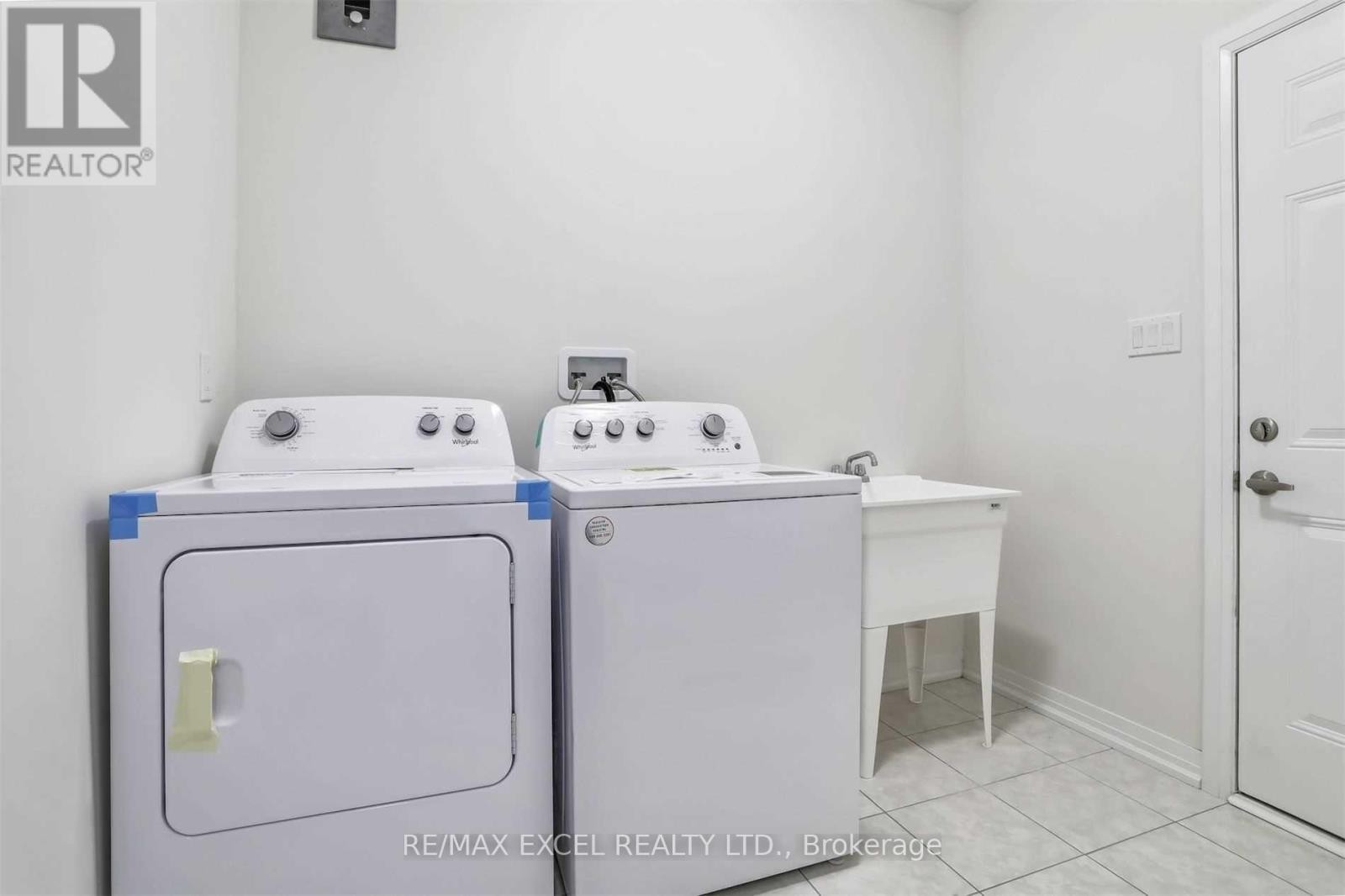 












40 SISSONS WAY

,
Markham (Cedar Grove),




Ontario
L6B0S1

