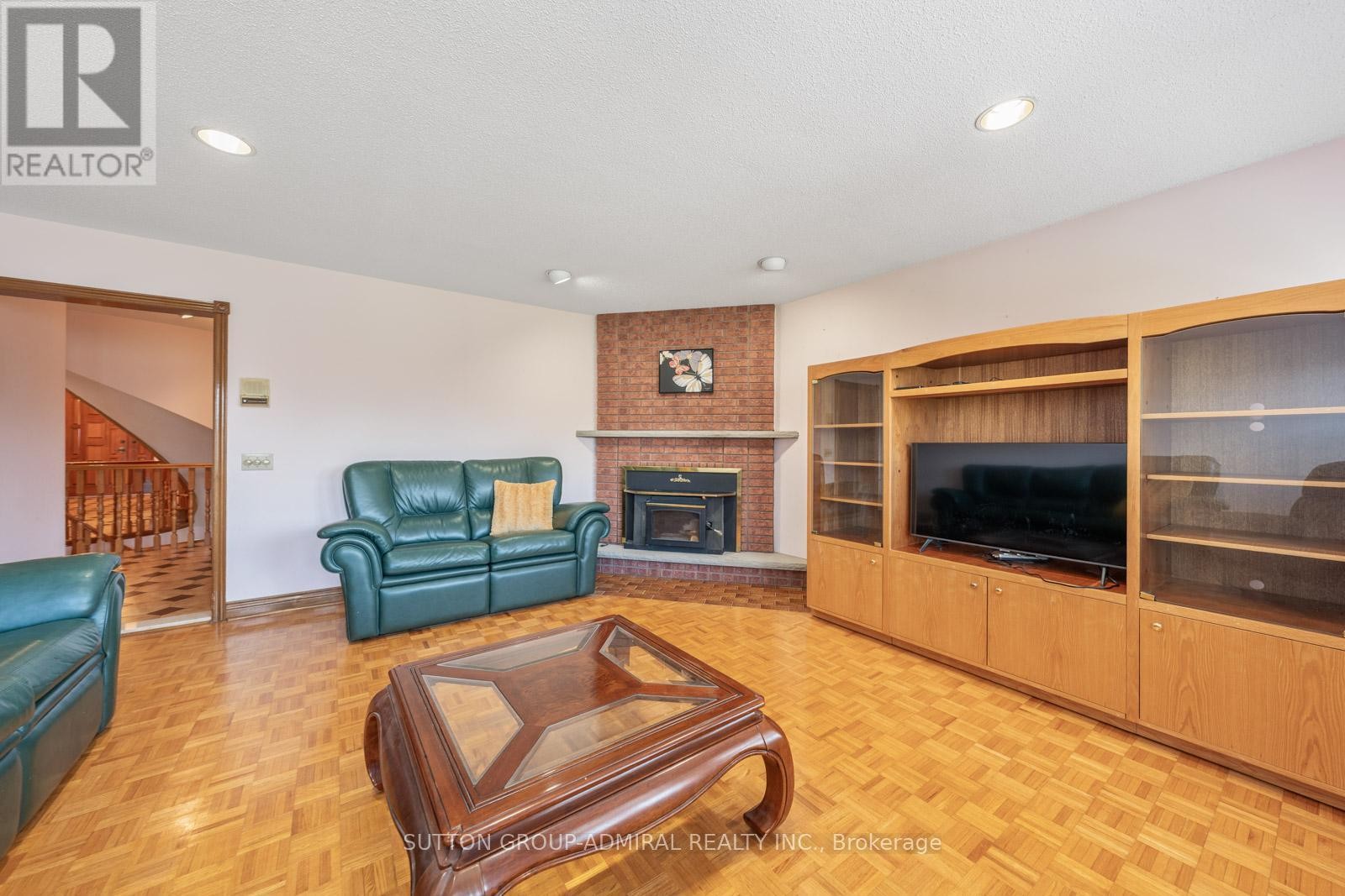 












48 WELDRICK ROAD W

,
Richmond Hill (North Richvale),




Ontario
L4C3T8

