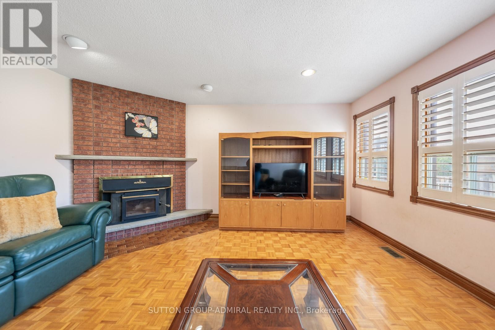 












48 WELDRICK ROAD W

,
Richmond Hill (North Richvale),




Ontario
L4C3T8

