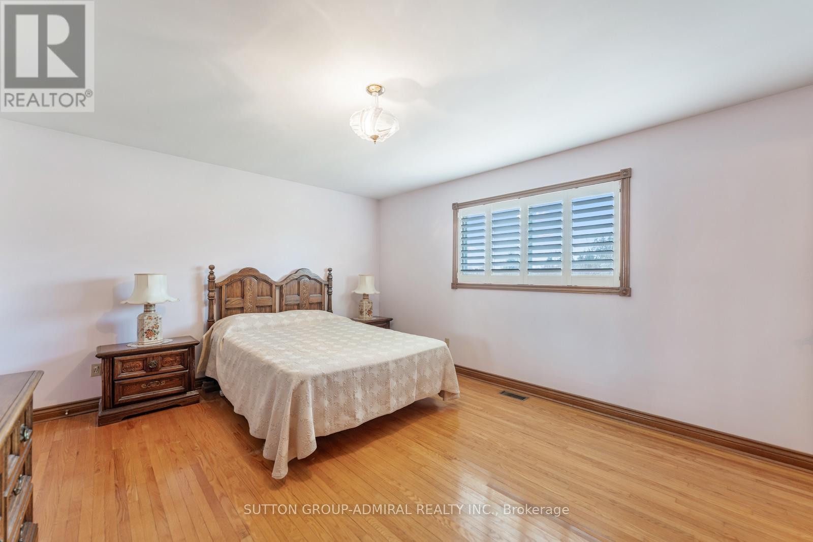 












48 WELDRICK ROAD W

,
Richmond Hill (North Richvale),




Ontario
L4C3T8

