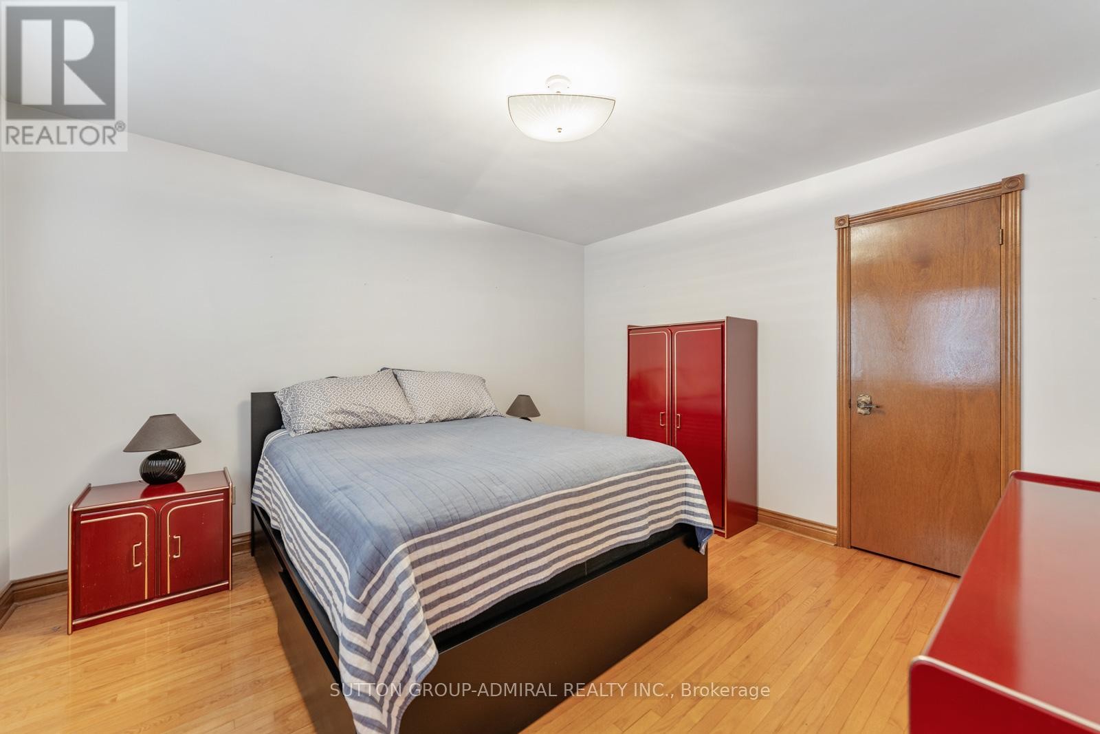 












48 WELDRICK ROAD W

,
Richmond Hill (North Richvale),




Ontario
L4C3T8


