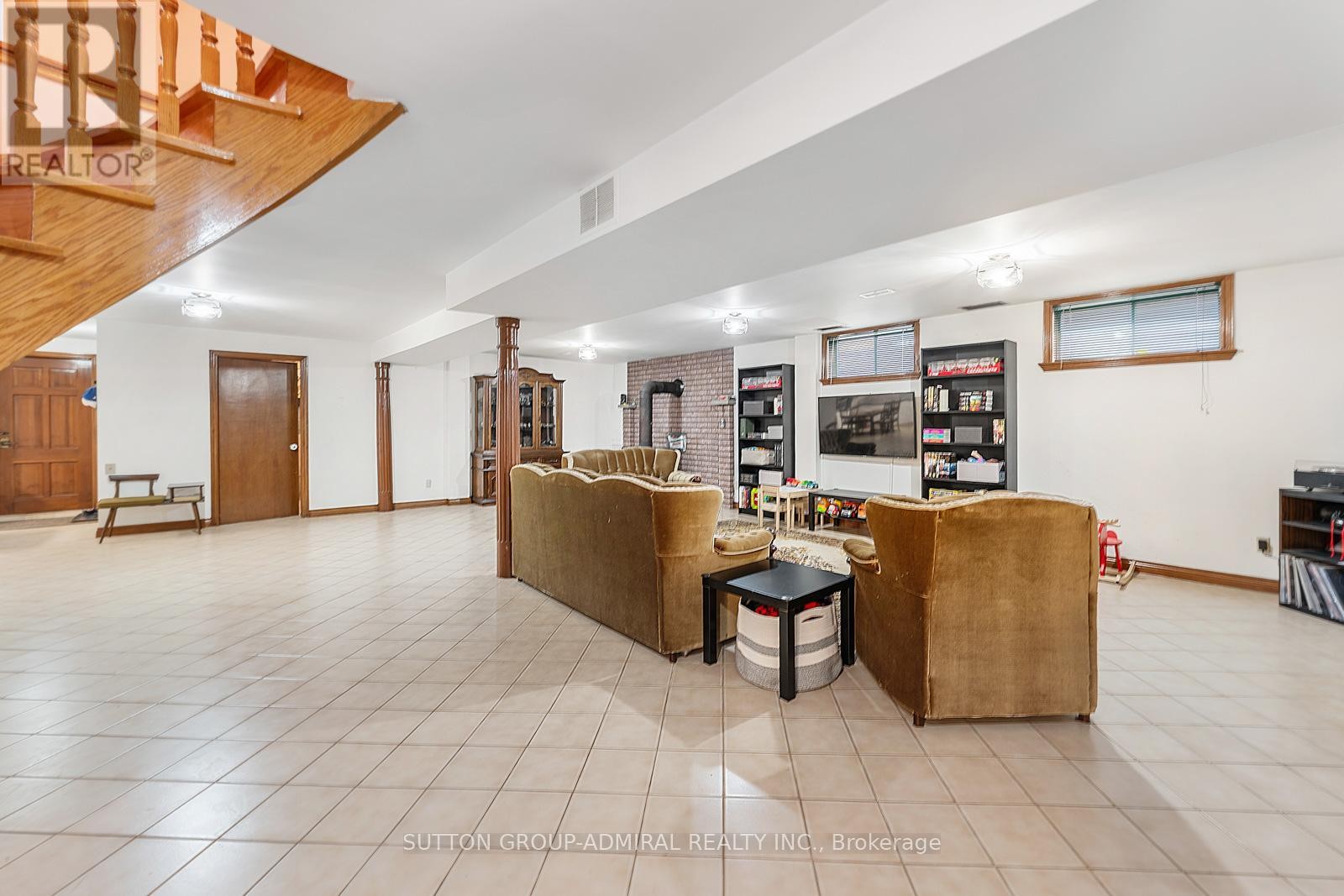 












48 WELDRICK ROAD W

,
Richmond Hill (North Richvale),




Ontario
L4C3T8

