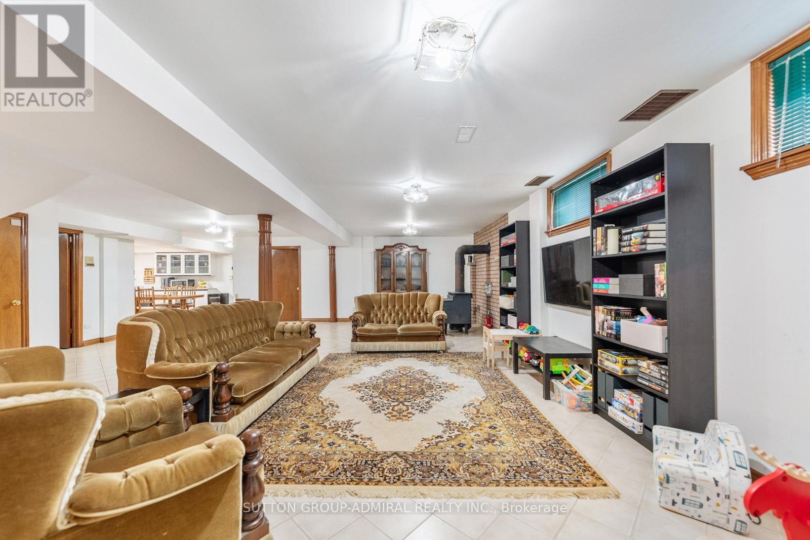 












48 WELDRICK ROAD W

,
Richmond Hill (North Richvale),




Ontario
L4C3T8


