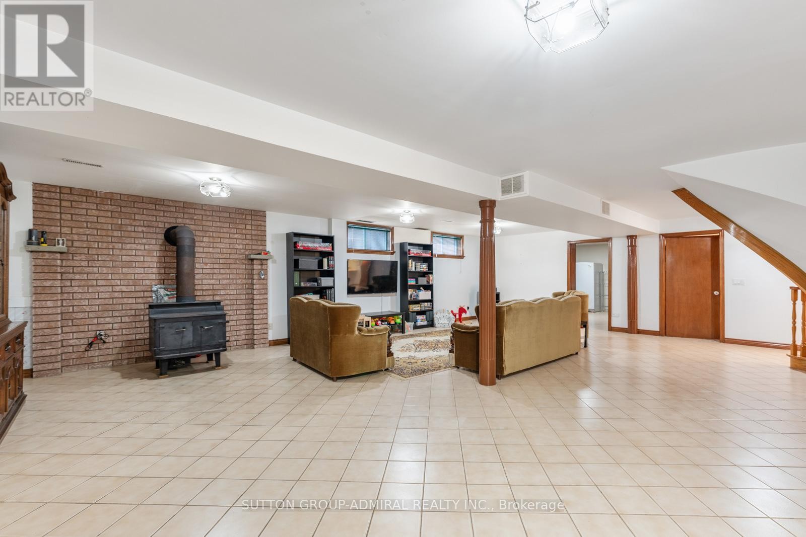 












48 WELDRICK ROAD W

,
Richmond Hill (North Richvale),




Ontario
L4C3T8

