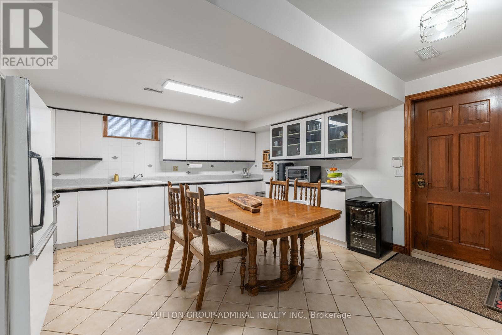 












48 WELDRICK ROAD W

,
Richmond Hill (North Richvale),




Ontario
L4C3T8

