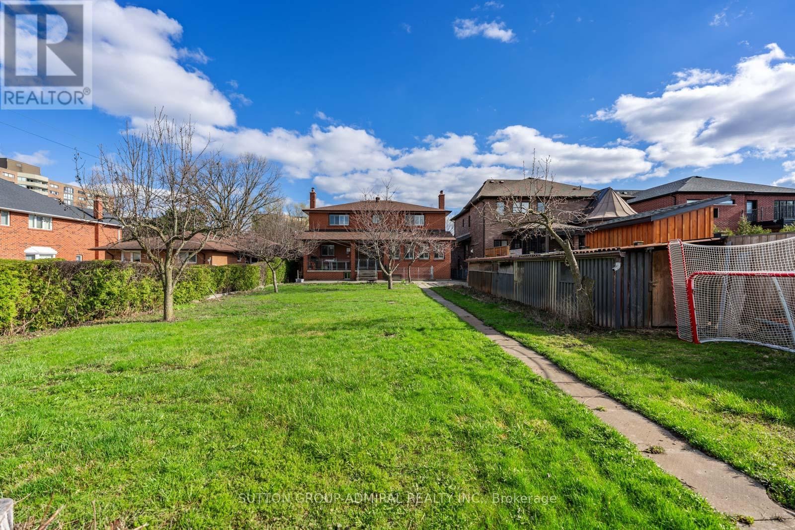 












48 WELDRICK ROAD W

,
Richmond Hill (North Richvale),




Ontario
L4C3T8

