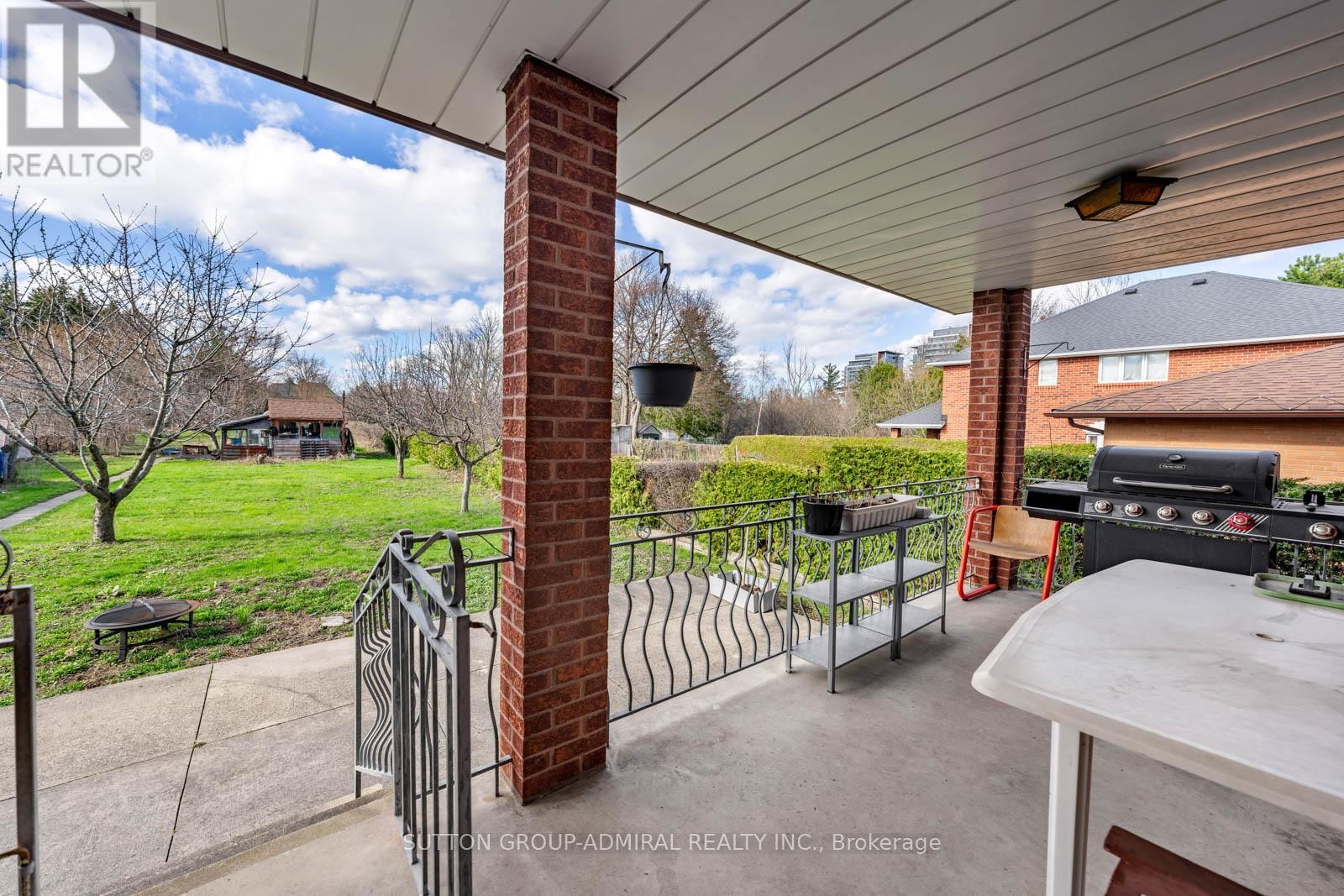 












48 WELDRICK ROAD W

,
Richmond Hill (North Richvale),




Ontario
L4C3T8

