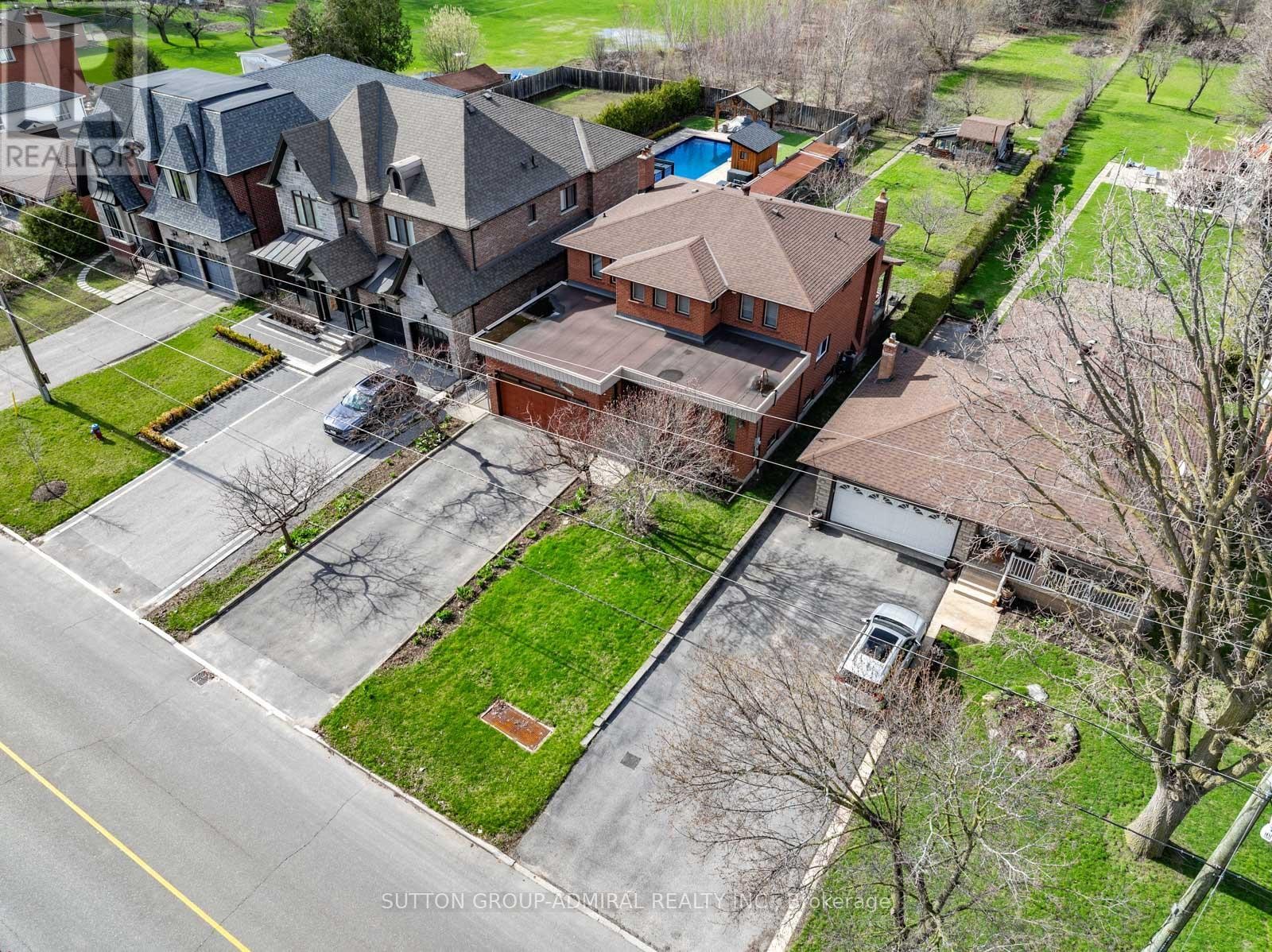 












48 WELDRICK ROAD W

,
Richmond Hill (North Richvale),




Ontario
L4C3T8

