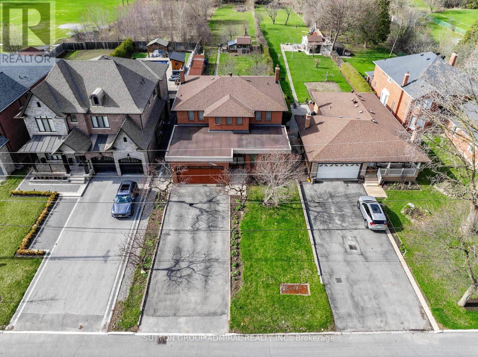 












48 WELDRICK ROAD W

,
Richmond Hill (North Richvale),




Ontario
L4C3T8

