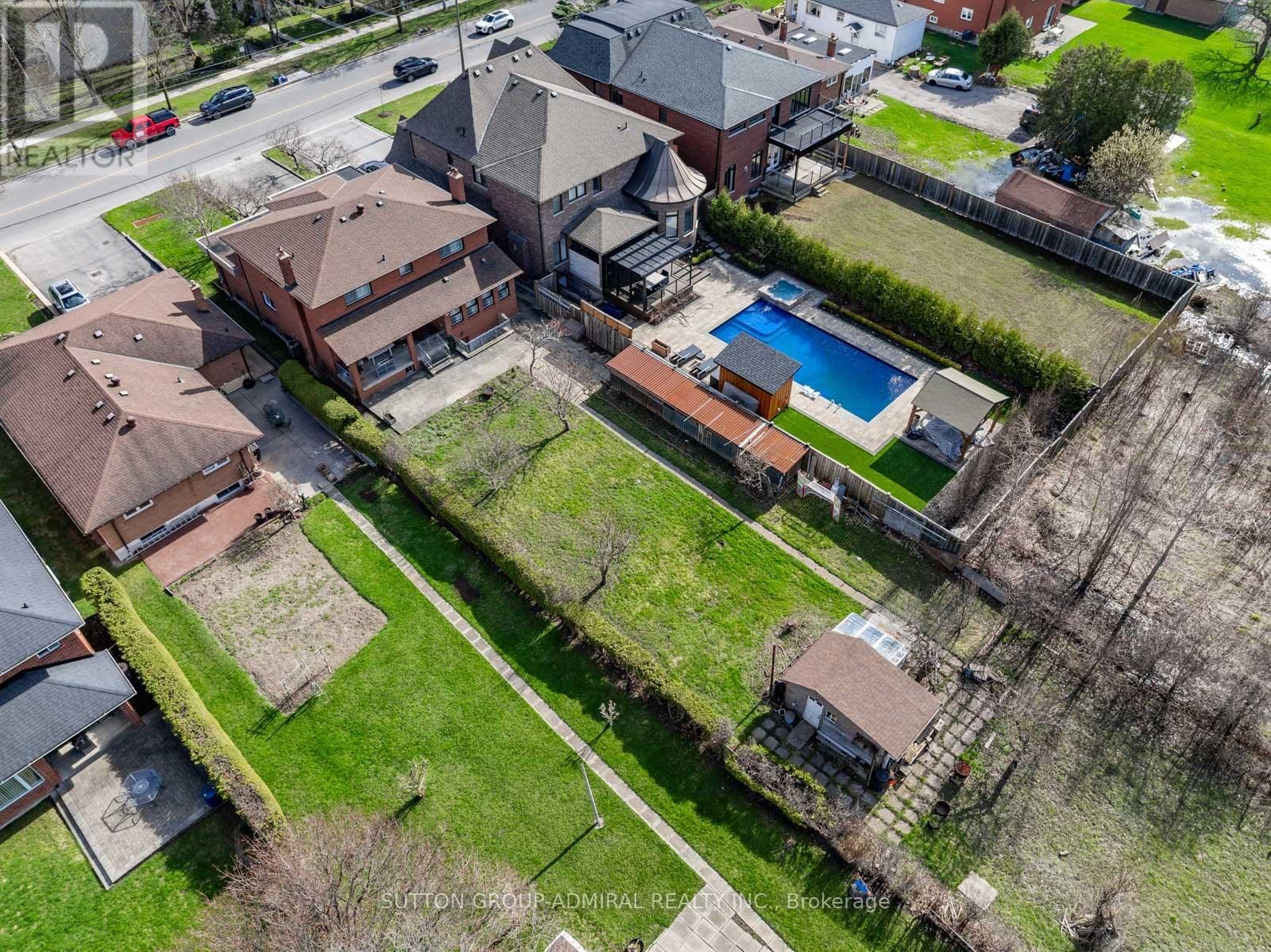 












48 WELDRICK ROAD W

,
Richmond Hill (North Richvale),




Ontario
L4C3T8

