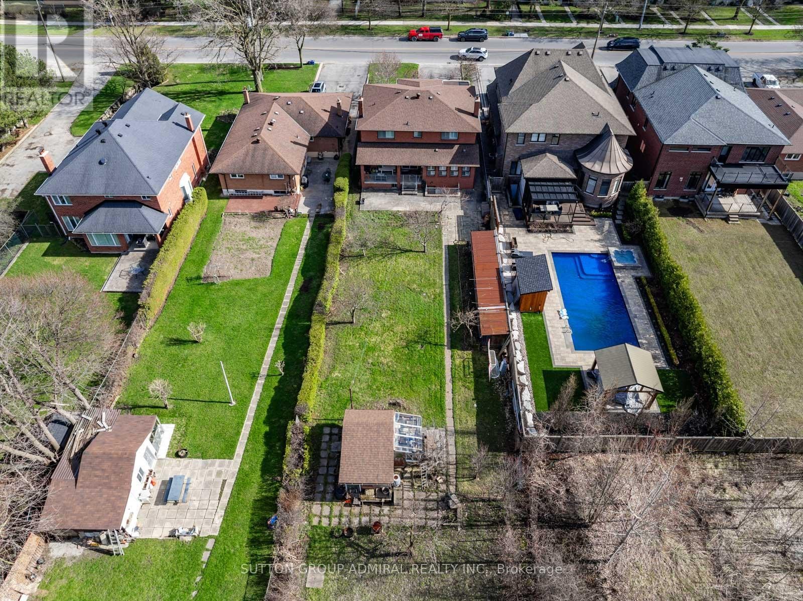 












48 WELDRICK ROAD W

,
Richmond Hill (North Richvale),




Ontario
L4C3T8

