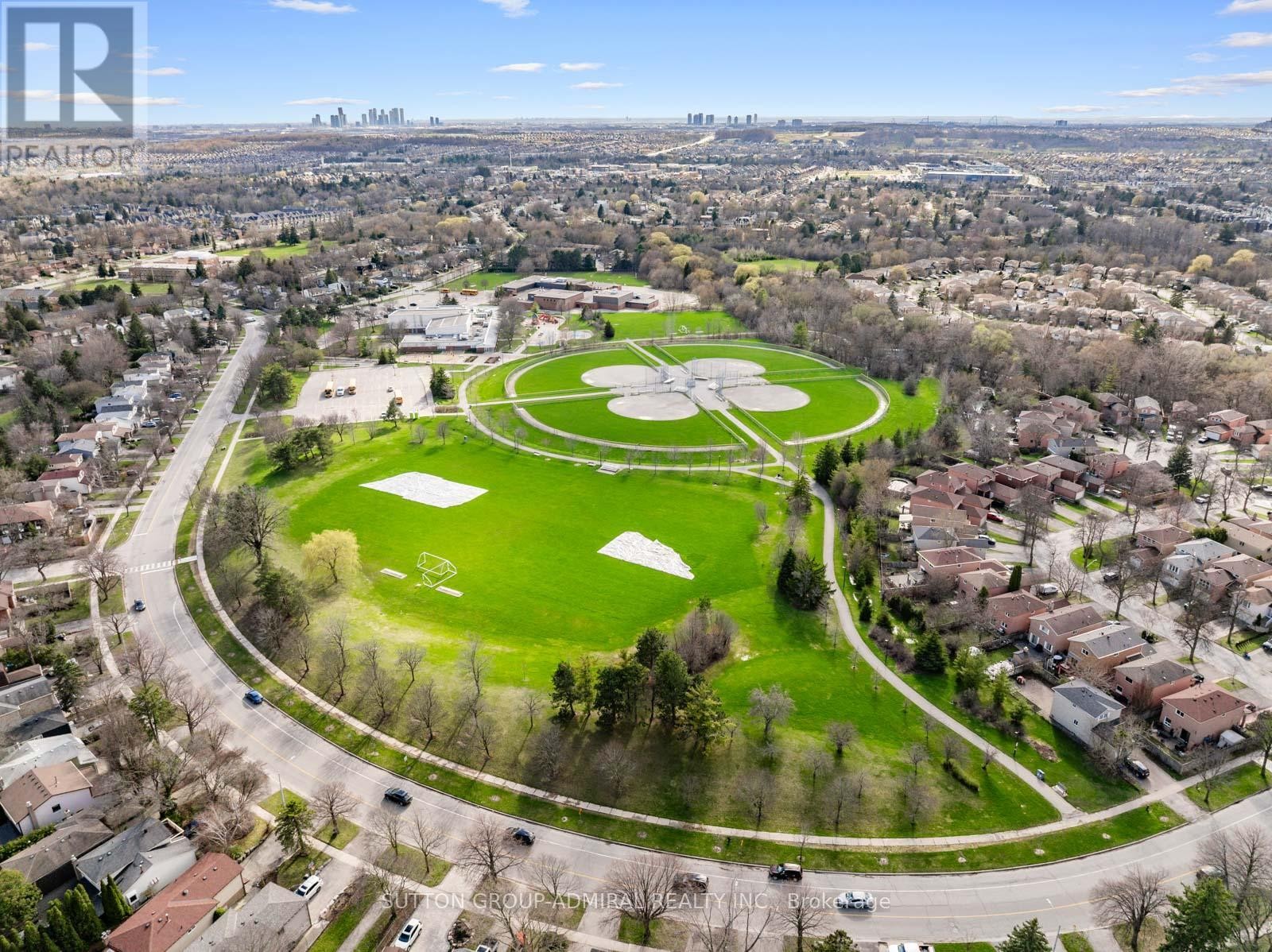 












48 WELDRICK ROAD W

,
Richmond Hill (North Richvale),




Ontario
L4C3T8

