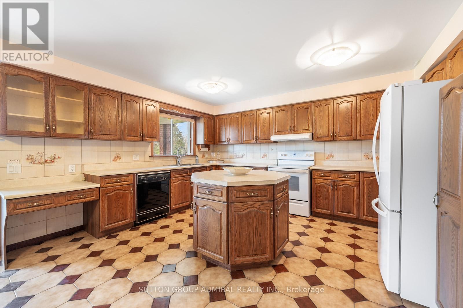 












48 WELDRICK ROAD W

,
Richmond Hill (North Richvale),




Ontario
L4C3T8

