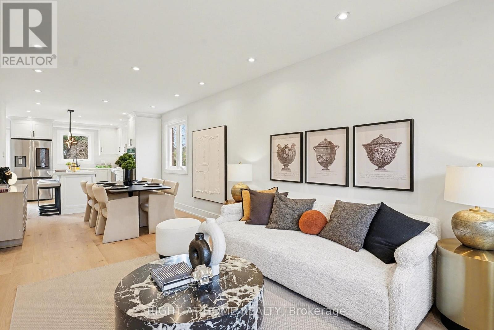 












19 LANG ROAD

,
Markham (Thornlea),




Ontario
L3T7E8

