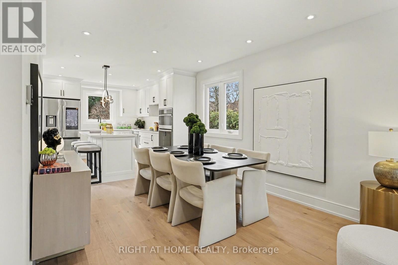 












19 LANG ROAD

,
Markham (Thornlea),




Ontario
L3T7E8

