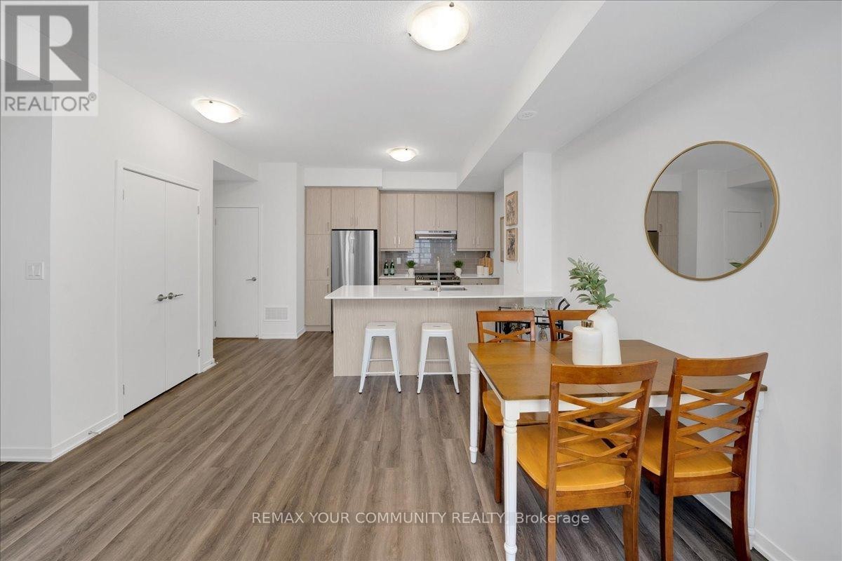 












311 - 130 HONEYCRISP CRESCENT

,
Vaughan (Vaughan Corporate Centre),




Ontario
L4K0N7

