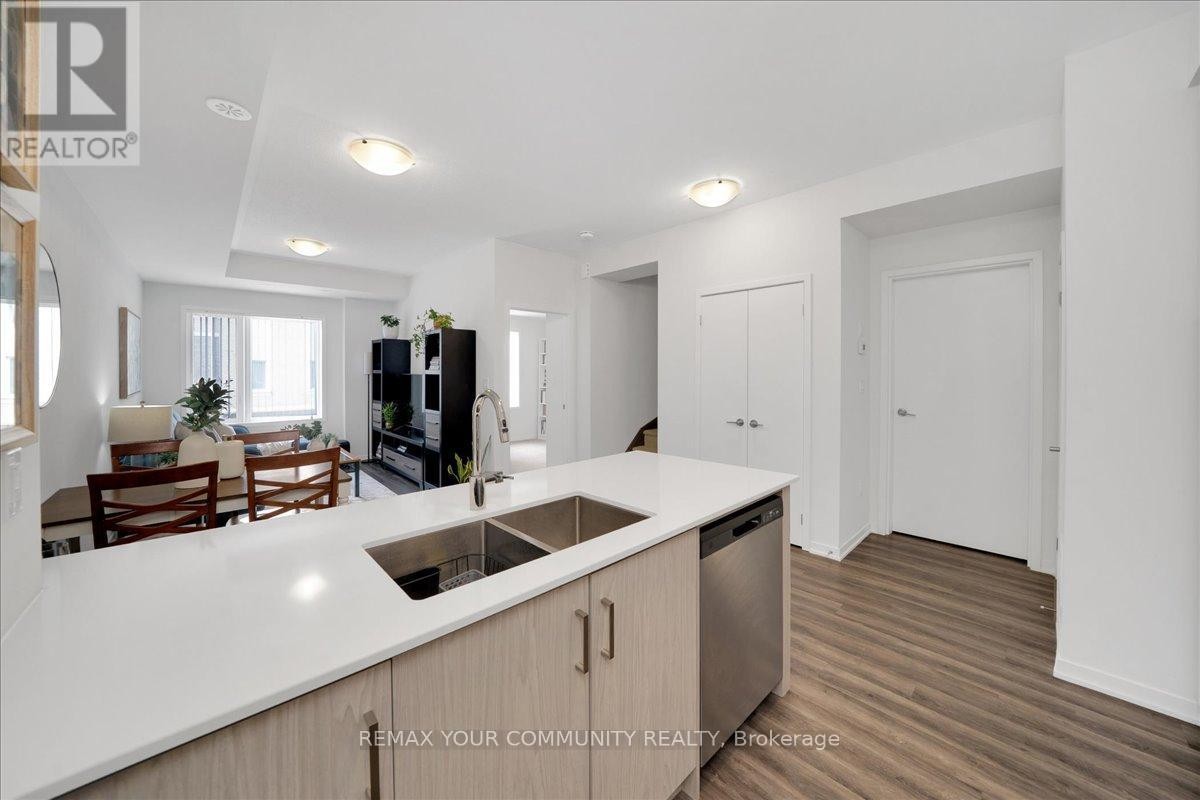 












311 - 130 HONEYCRISP CRESCENT

,
Vaughan (Vaughan Corporate Centre),




Ontario
L4K0N7

