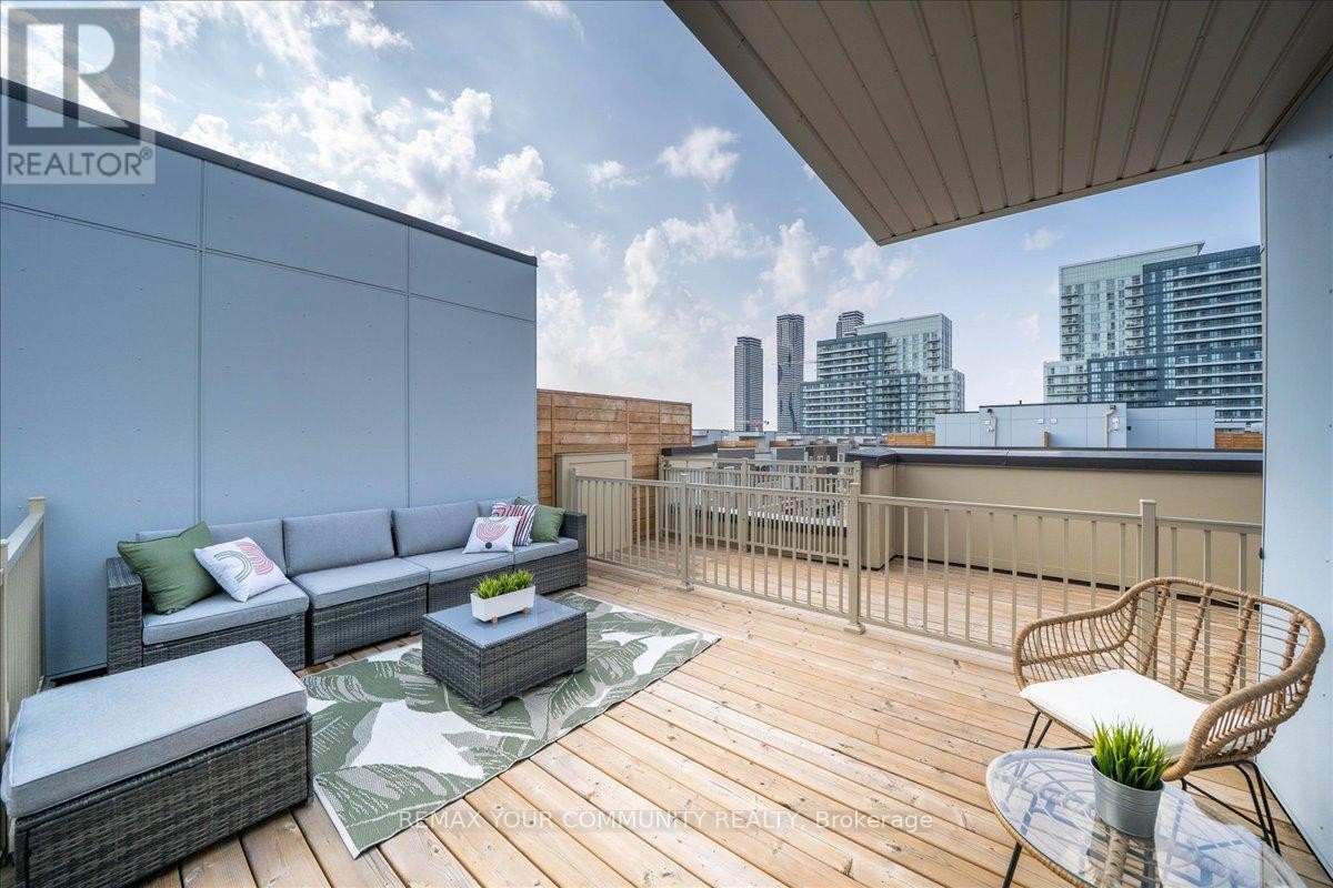 












311 - 130 HONEYCRISP CRESCENT

,
Vaughan (Vaughan Corporate Centre),




Ontario
L4K0N7

