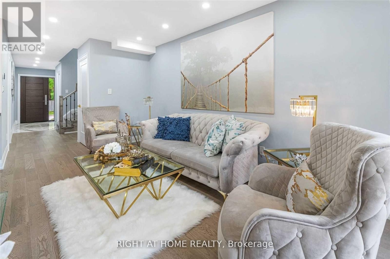












11 MICHAEL DRIVE E

,
Richmond Hill (North Richvale),




Ontario
L4C5W6

