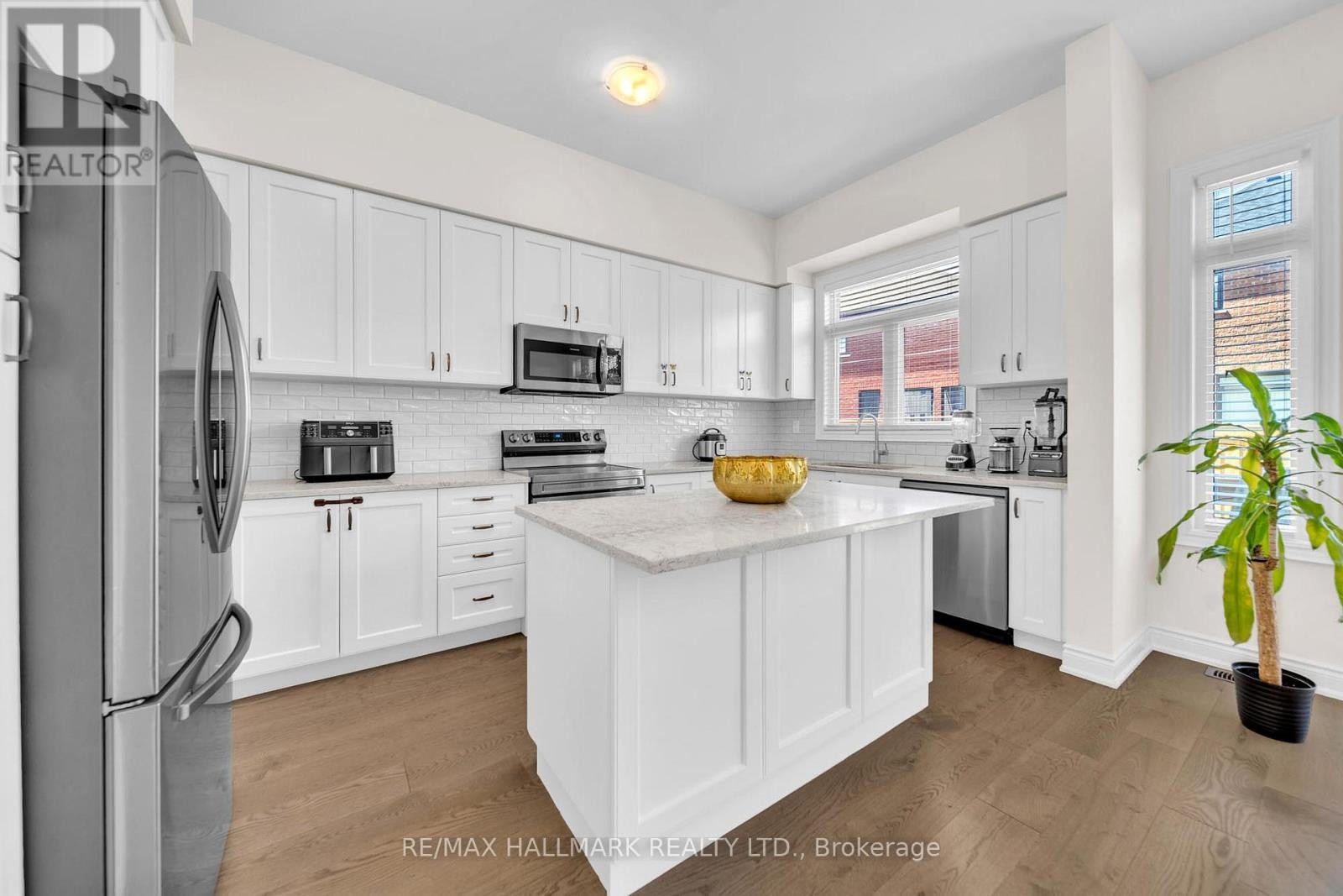 












77 TERRAIN COURT

,
East Gwillimbury (Holland Landing),




Ontario
L9N0T2

