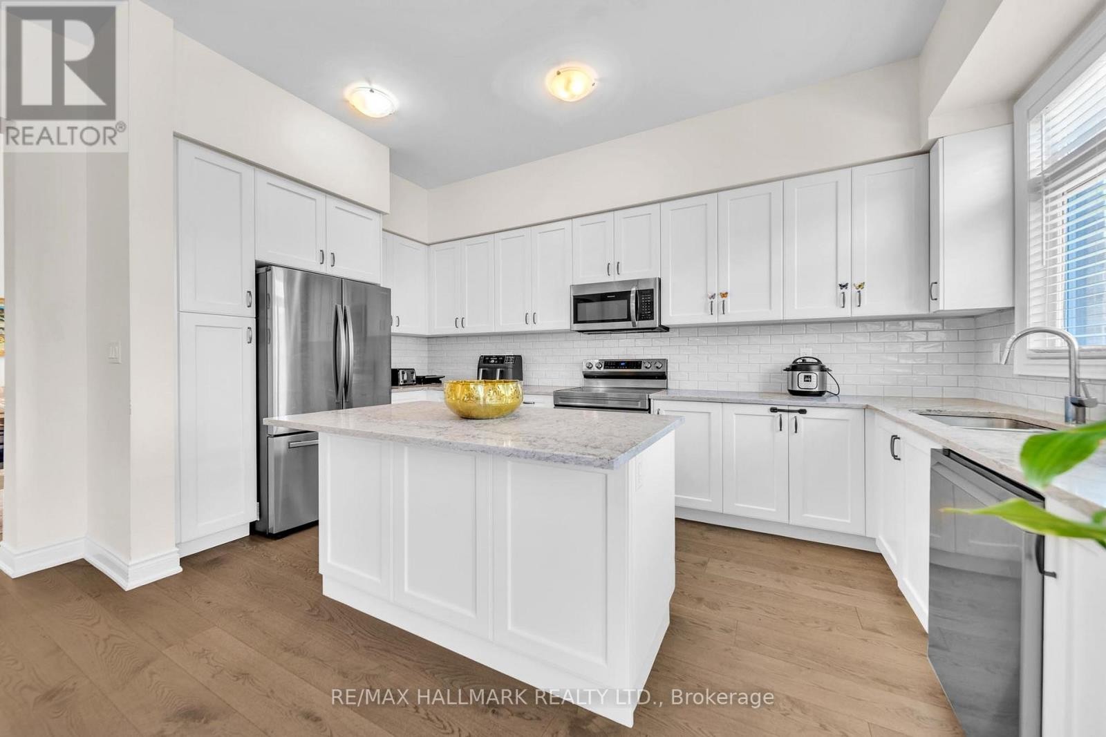 












77 TERRAIN COURT

,
East Gwillimbury (Holland Landing),




Ontario
L9N0T2

