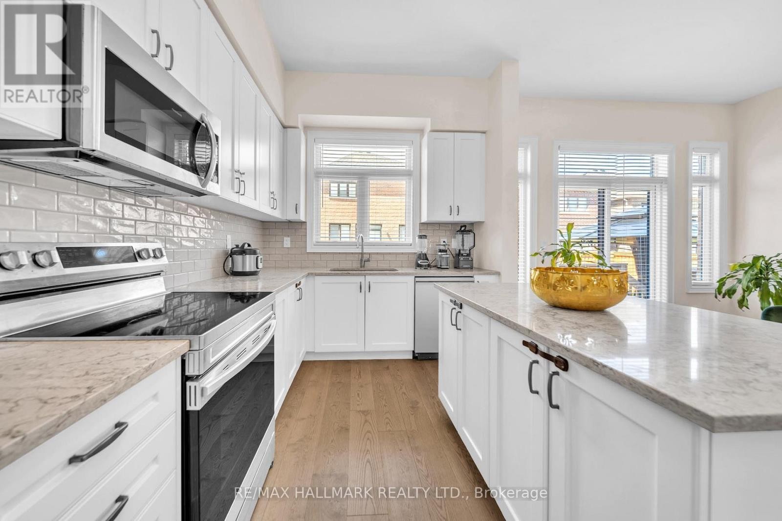 












77 TERRAIN COURT

,
East Gwillimbury (Holland Landing),




Ontario
L9N0T2

