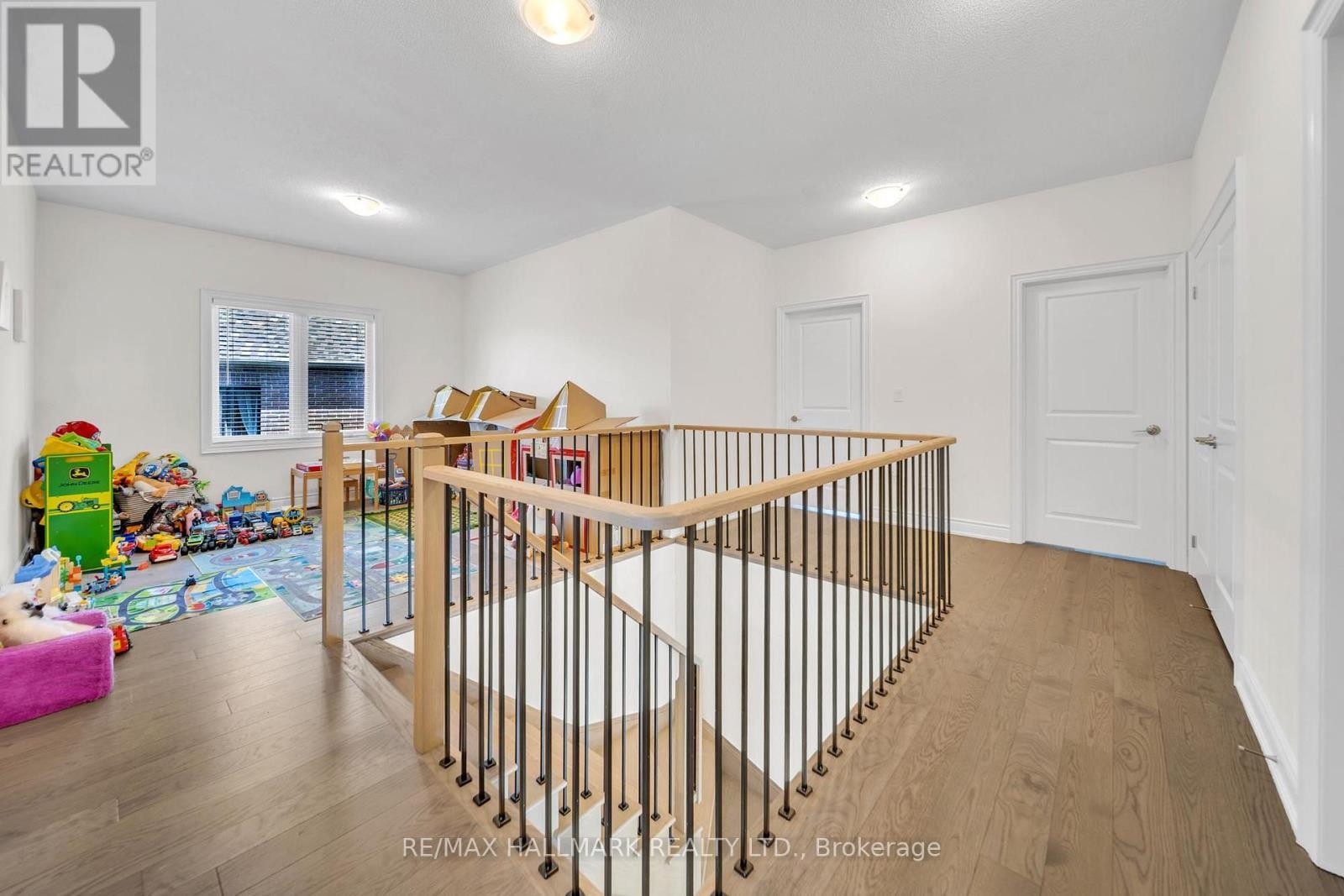 












77 TERRAIN COURT

,
East Gwillimbury (Holland Landing),




Ontario
L9N0T2

