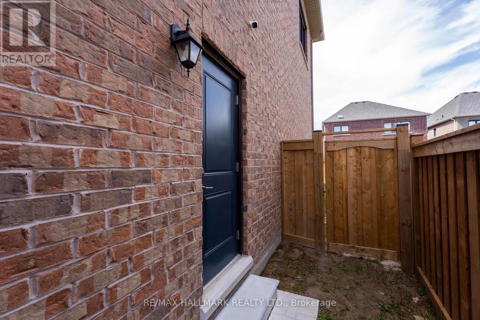 












77 TERRAIN COURT

,
East Gwillimbury (Holland Landing),




Ontario
L9N0T2

