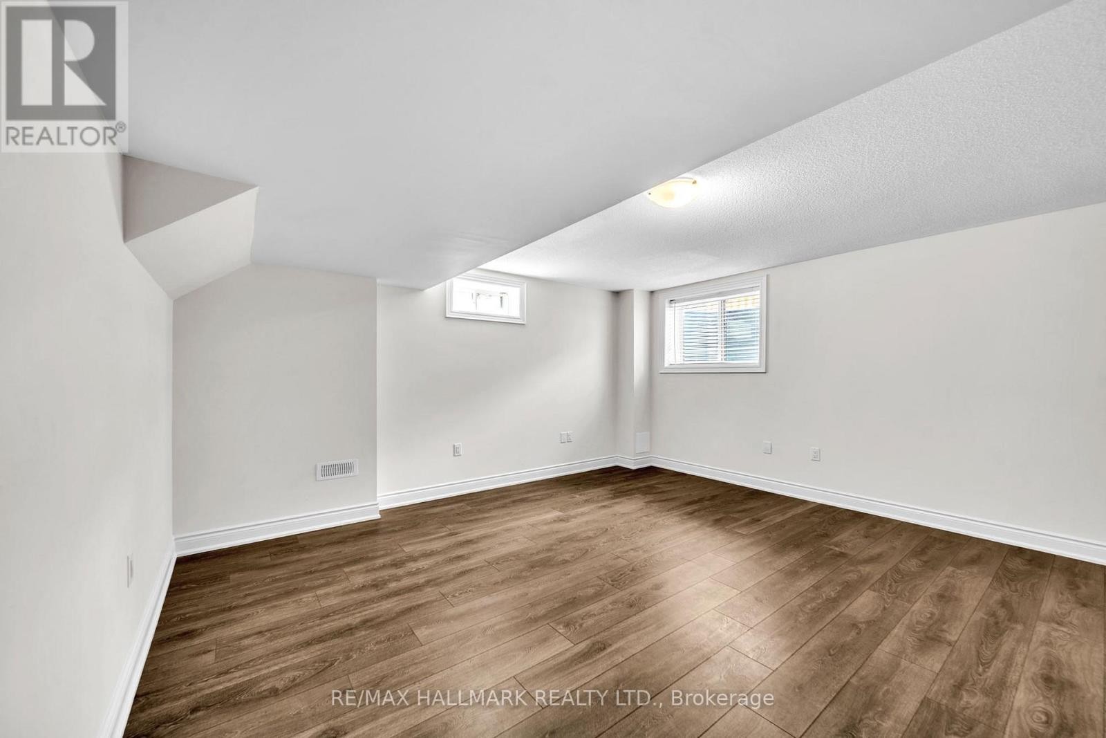 












77 TERRAIN COURT

,
East Gwillimbury (Holland Landing),




Ontario
L9N0T2

