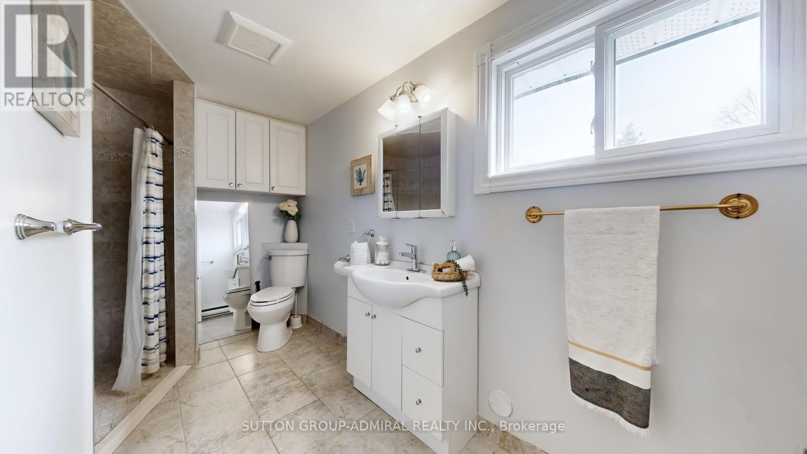 












7 KNOTTY PINE TRAIL

,
Markham (Royal Orchard),




Ontario
L3T3W5

