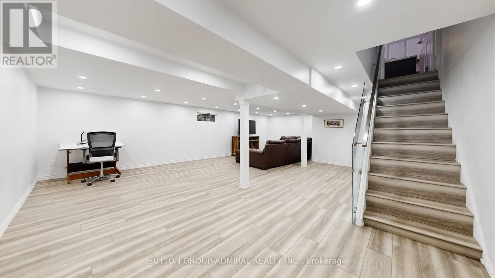 












7 KNOTTY PINE TRAIL

,
Markham (Royal Orchard),




Ontario
L3T3W5

