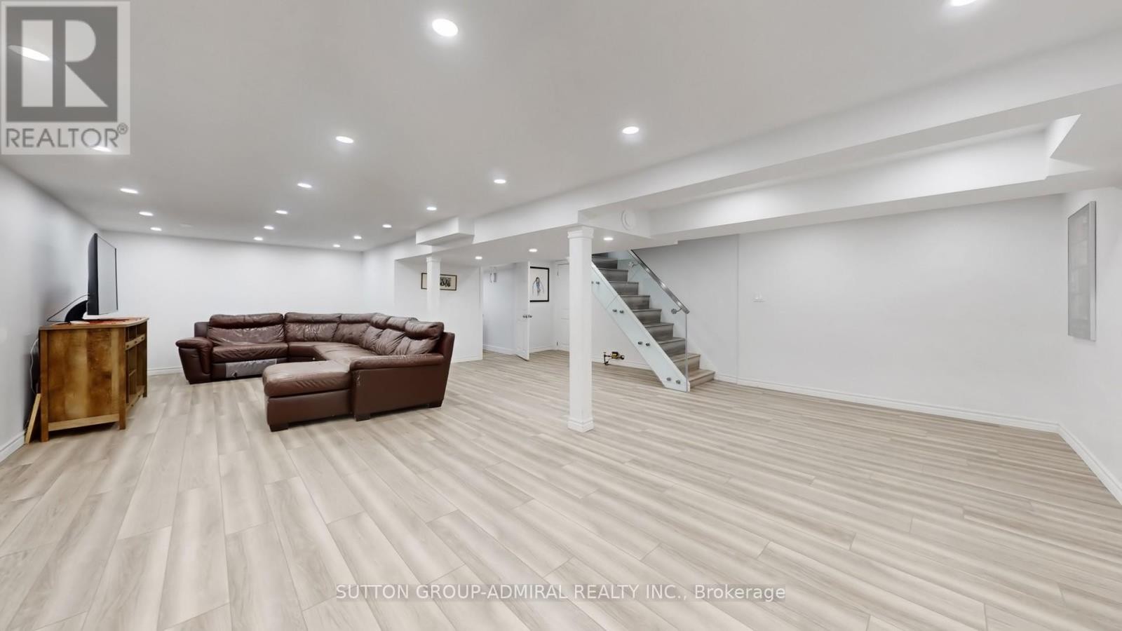 












7 KNOTTY PINE TRAIL

,
Markham (Royal Orchard),




Ontario
L3T3W5

