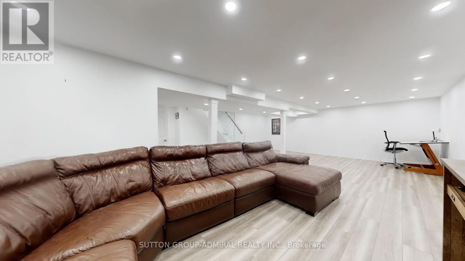 












7 KNOTTY PINE TRAIL

,
Markham (Royal Orchard),




Ontario
L3T3W5

