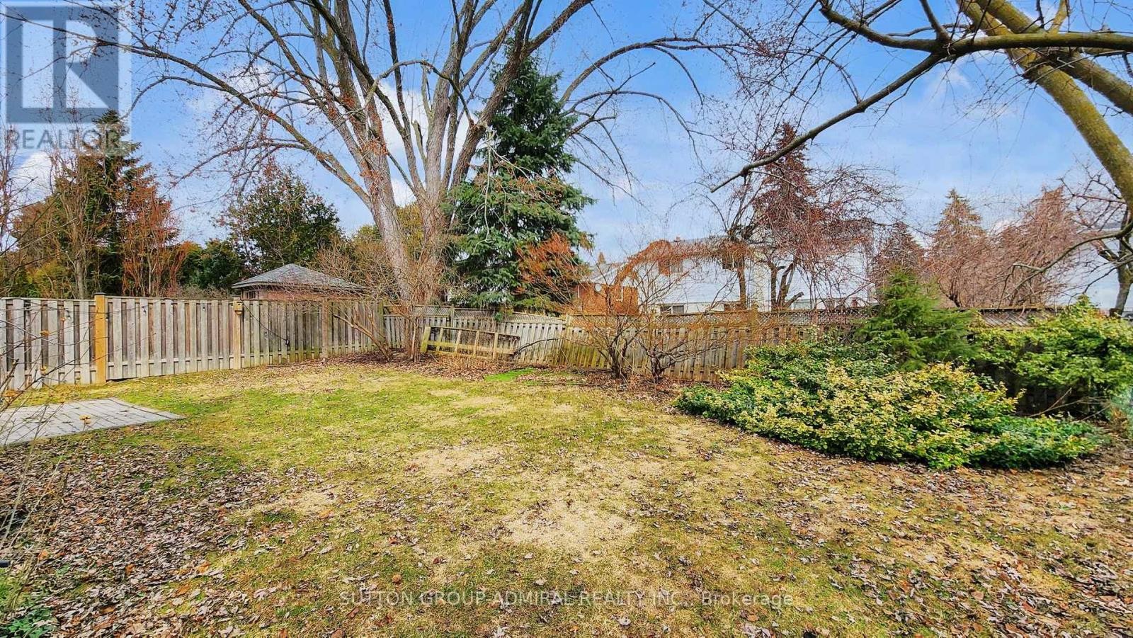 












7 KNOTTY PINE TRAIL

,
Markham (Royal Orchard),




Ontario
L3T3W5

