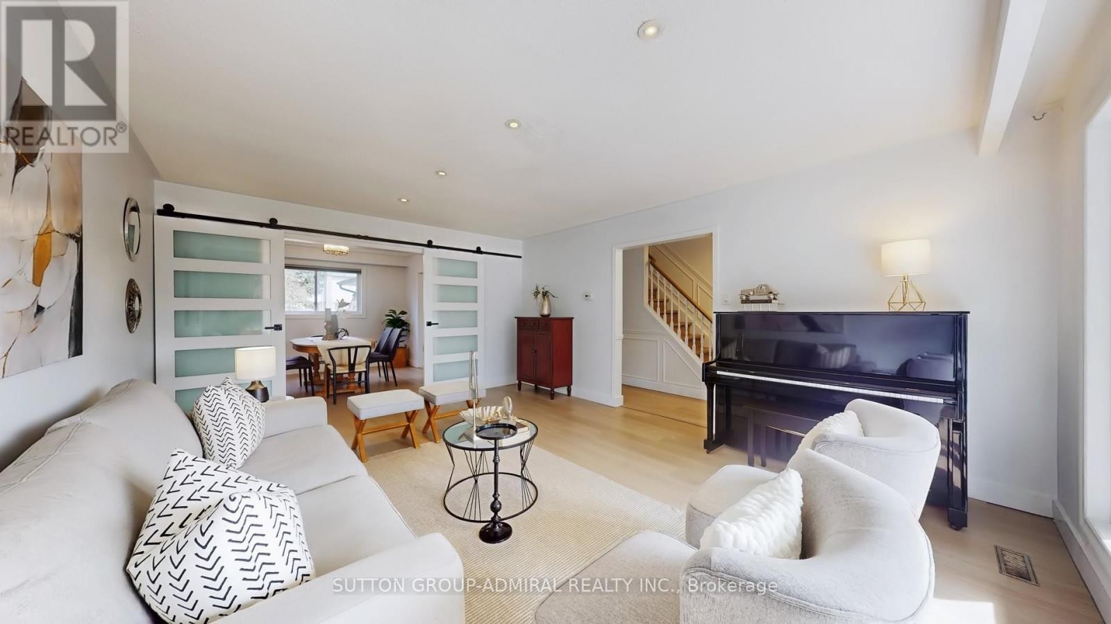 












7 KNOTTY PINE TRAIL

,
Markham (Royal Orchard),




Ontario
L3T3W5

