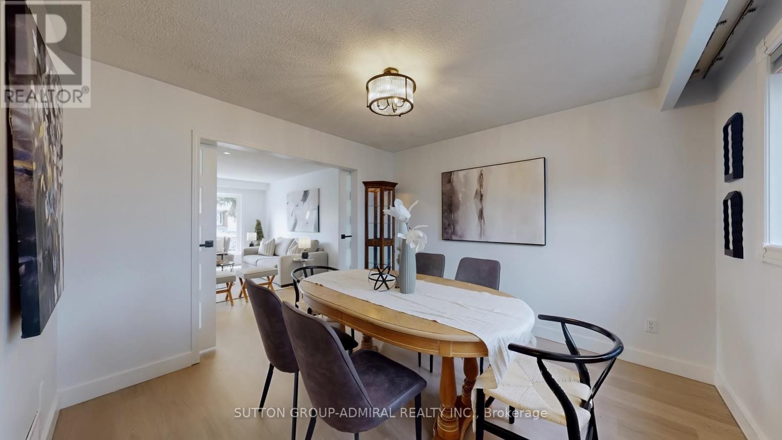 












7 KNOTTY PINE TRAIL

,
Markham (Royal Orchard),




Ontario
L3T3W5

