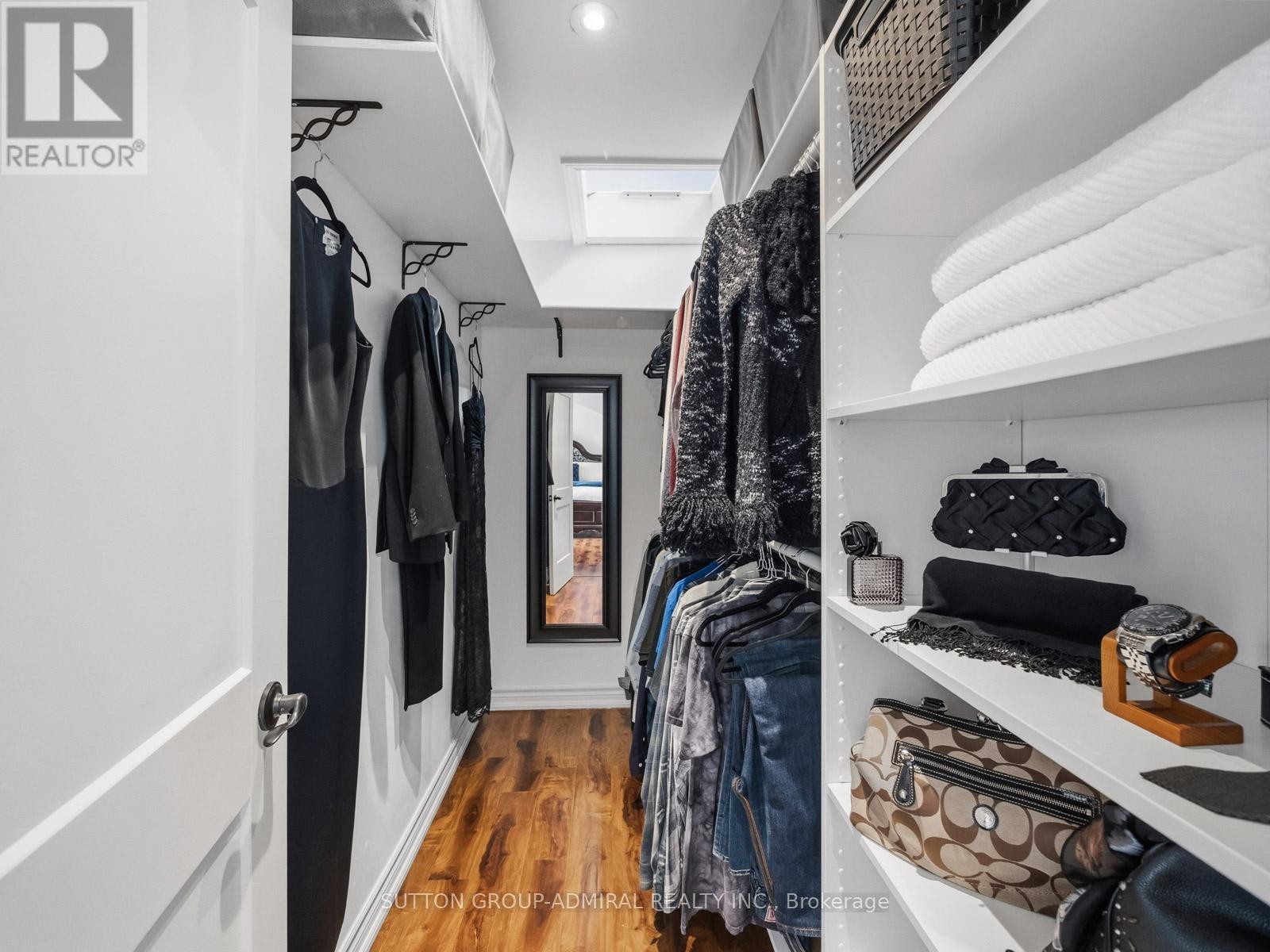 












6 COLTON CRESCENT S

,
Vaughan (Islington Woods),




Ontario
L4L3L7

