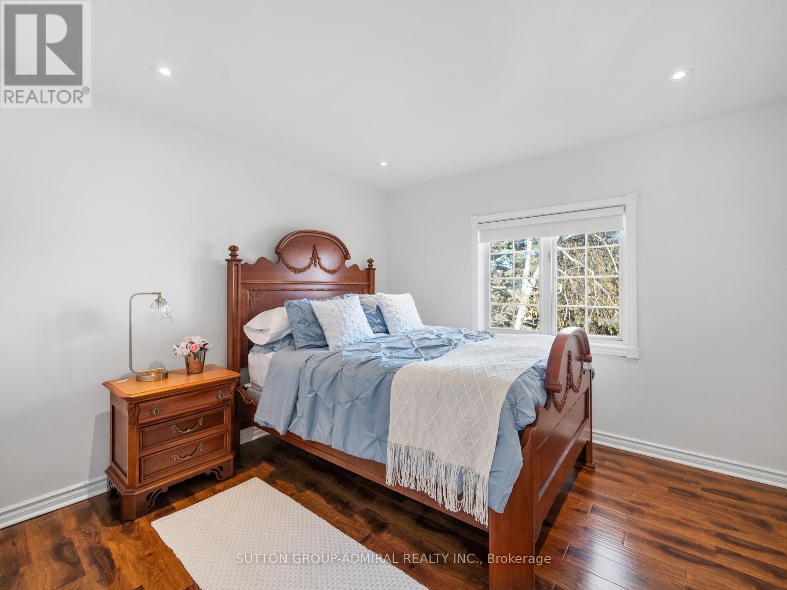 












6 COLTON CRESCENT S

,
Vaughan (Islington Woods),




Ontario
L4L3L7

