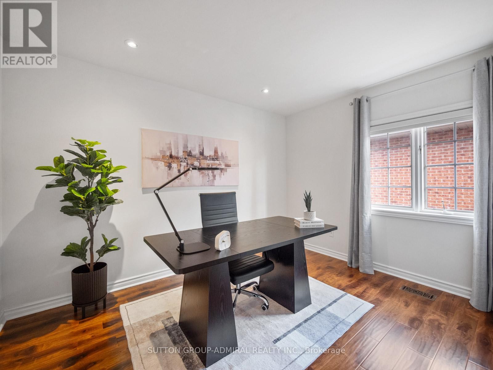 












6 COLTON CRESCENT S

,
Vaughan (Islington Woods),




Ontario
L4L3L7

