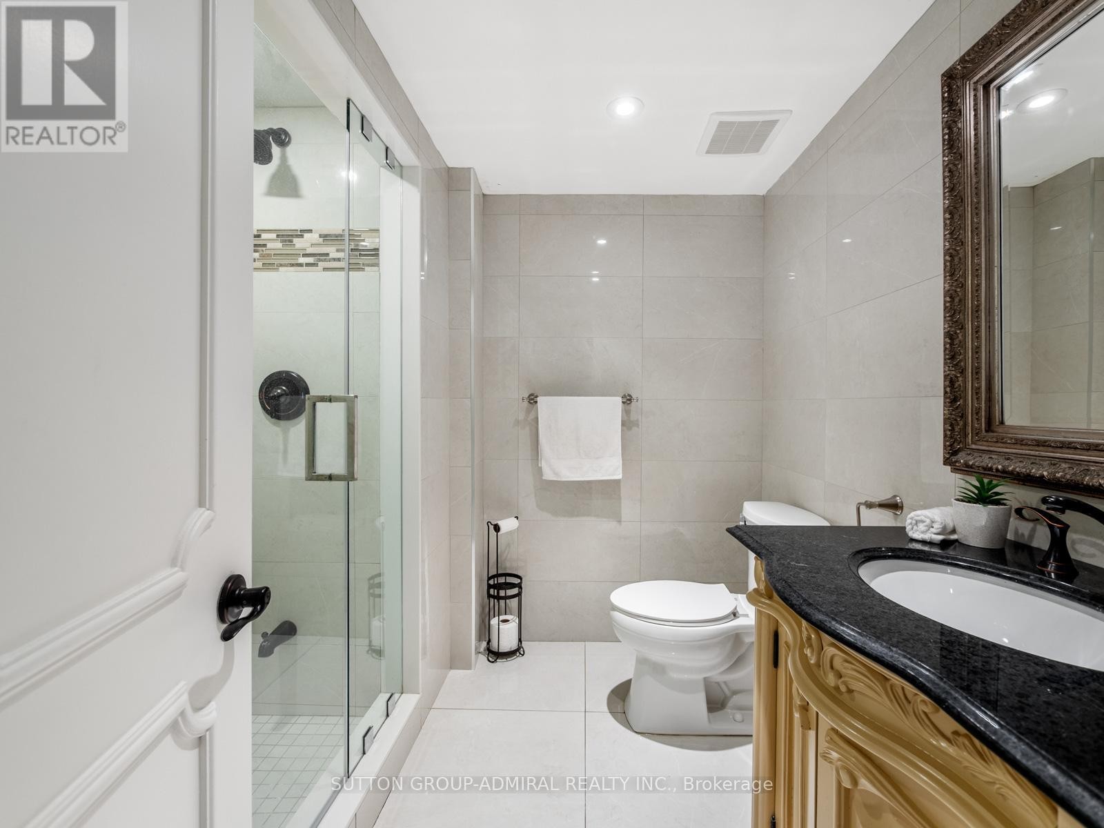 












6 COLTON CRESCENT S

,
Vaughan (Islington Woods),




Ontario
L4L3L7

