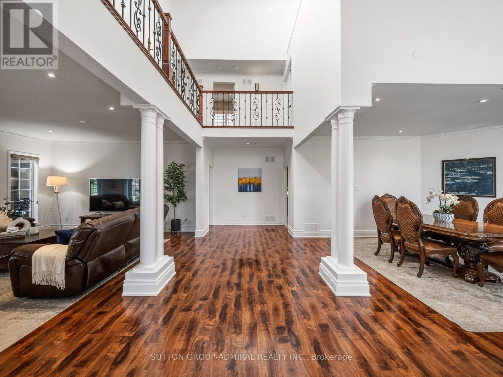 












6 COLTON CRESCENT S

,
Vaughan (Islington Woods),




Ontario
L4L3L7


