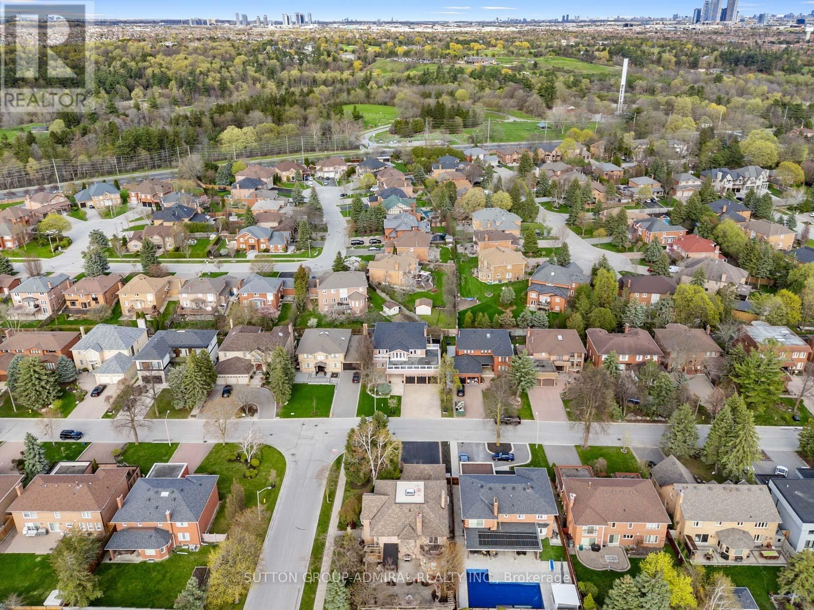 












6 COLTON CRESCENT S

,
Vaughan (Islington Woods),




Ontario
L4L3L7


