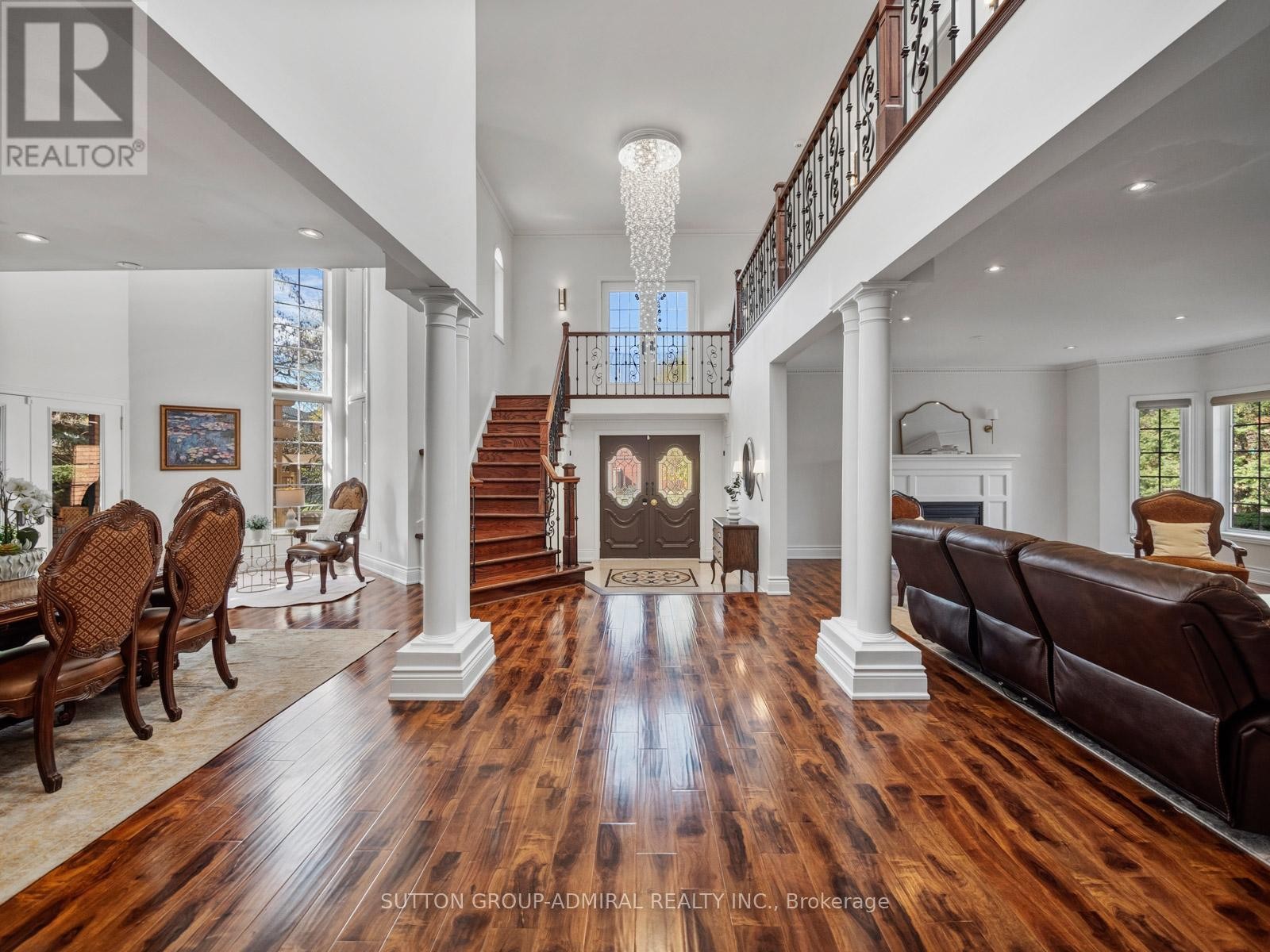 












6 COLTON CRESCENT S

,
Vaughan (Islington Woods),




Ontario
L4L3L7

