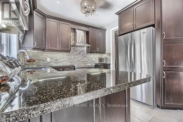 












154 PETER RUPERT AVENUE

,
Vaughan (Patterson),




Ontario
L6A0Y5

