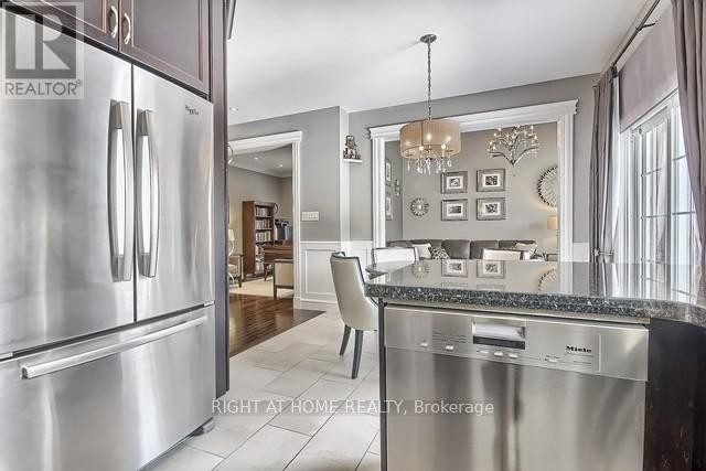 












154 PETER RUPERT AVENUE

,
Vaughan (Patterson),




Ontario
L6A0Y5

