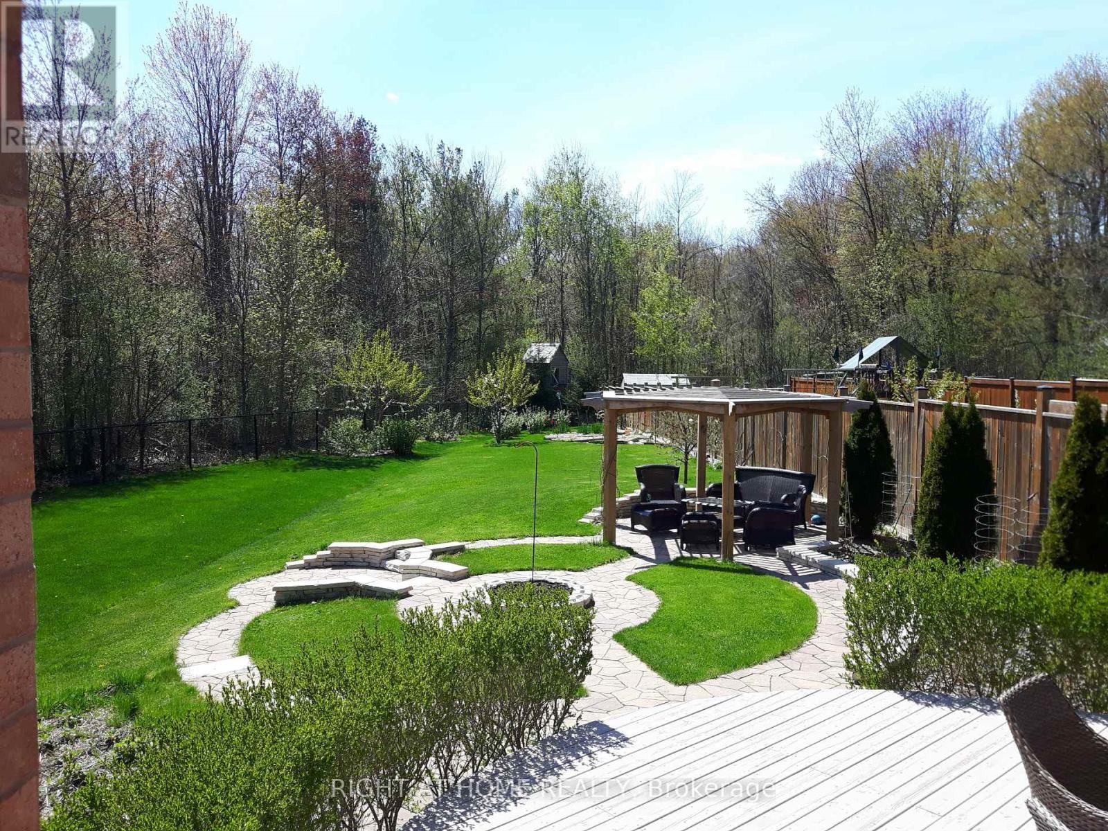 












154 PETER RUPERT AVENUE

,
Vaughan (Patterson),




Ontario
L6A0Y5

