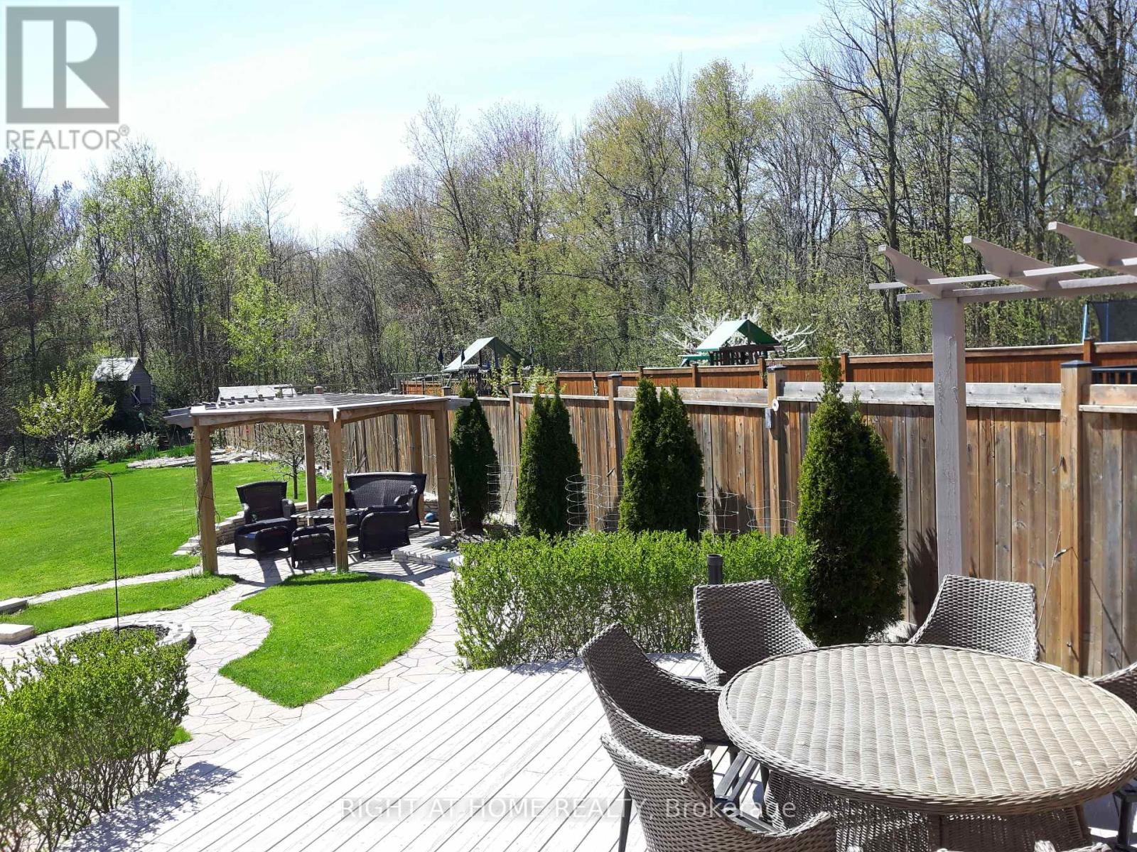 












154 PETER RUPERT AVENUE

,
Vaughan (Patterson),




Ontario
L6A0Y5

