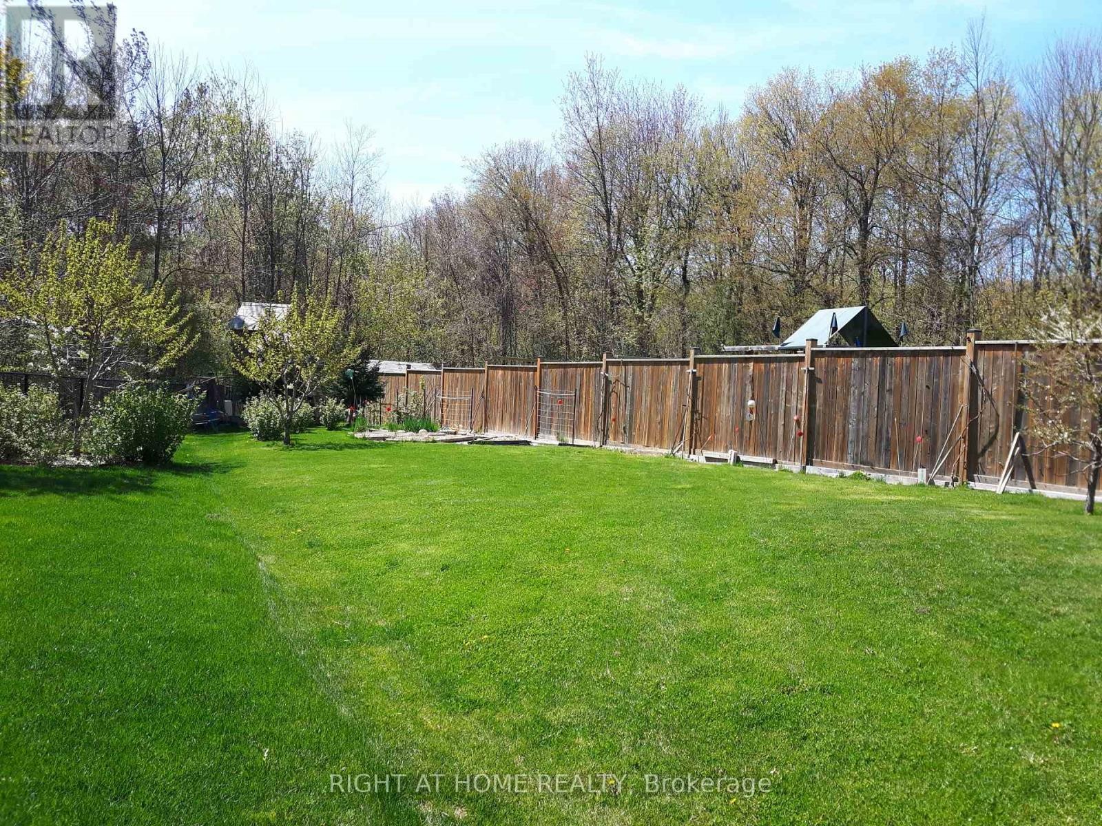 












154 PETER RUPERT AVENUE

,
Vaughan (Patterson),




Ontario
L6A0Y5

